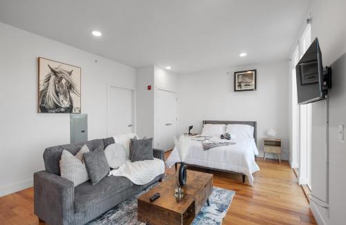 Olde Kensington Apartment | Luxury Xl Studio Pool Deck Gym