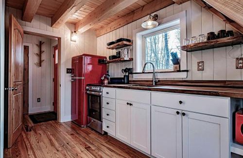 Springvale House | Luxury Year-round Treehouse in Sanford, ME