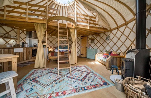 Sandown Cottage | Enchanting Yurts on The Garlic Farm with Breakfast Included