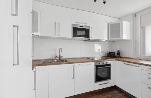 Boeblingen Apartment | Family-Friendly 4-Star Apartment with Balcony & Parking