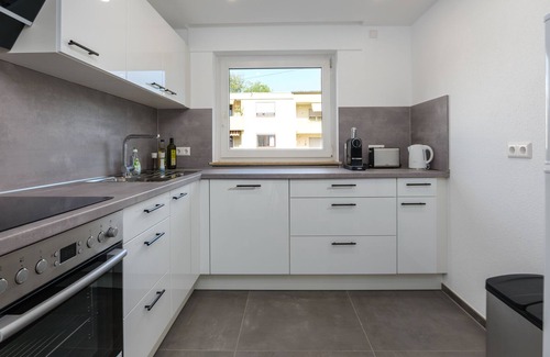 Salach Apartment | Relaxing Albresidenz in Süßen by Stadtpark Amenities