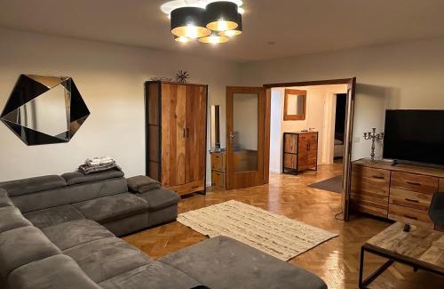 Stadtmitte Apartment | Chic Apartment in Central Düsseldorf - Family-Friendly Escape