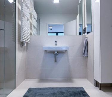 Favoriten Apartment | Scenic Luxus-Apartment: Pet-Friendly & Rated 9.8/10