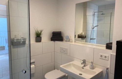 Gross Buchholz Apartment | Elegant Apartment in Prime Location - 9.3/10 Guest Rated