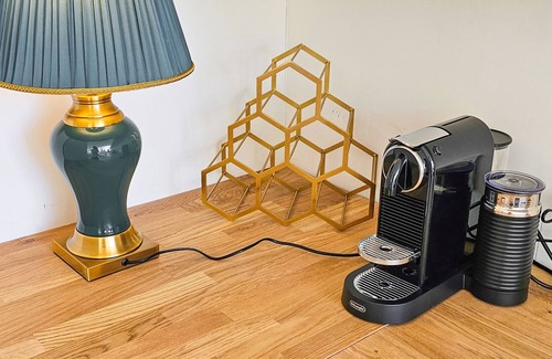 Obersendling Condo | Stylish Top-Floor City Apartment in Munich with Breakfast