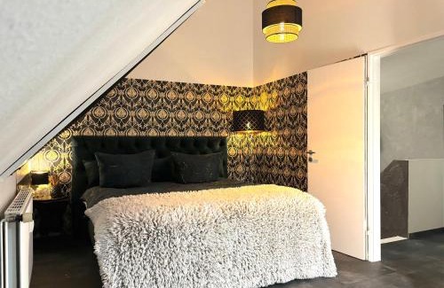 Beerfelde Apartment | Experience Royalty at Luxus Maisonette in Beerfelde