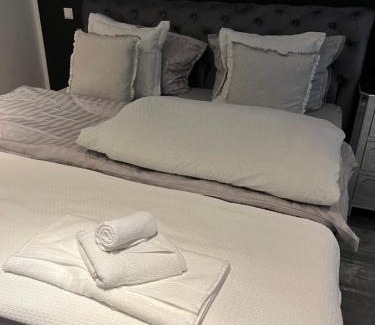 Kirchrode-Bemerode-Wulferode Villa | Elegant Villa Hannover Messe - Guest Rated 7.6/10