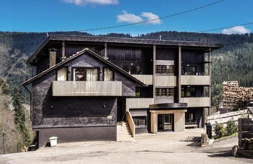 Huzenbach Villa | Elegant Villa with Spa and Pool - 4-Star Retreat