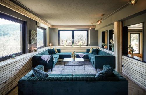 Huzenbach Villa | Elegant Villa with Spa and Pool - 4-Star Retreat