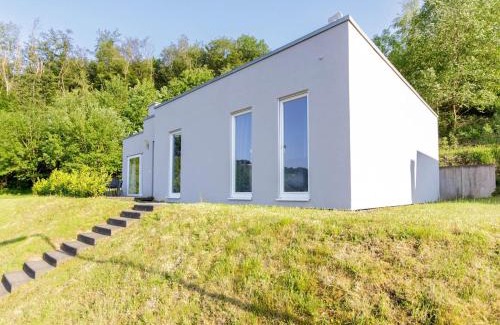 Waxweiler House | Inviting Bungalow in Waxweiler, Eifel - Family & Pet Friendly