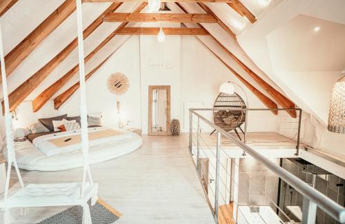 Godendorf Apartment | Indulgent Luxusloft Timeout with Private Spa and Hot Tub