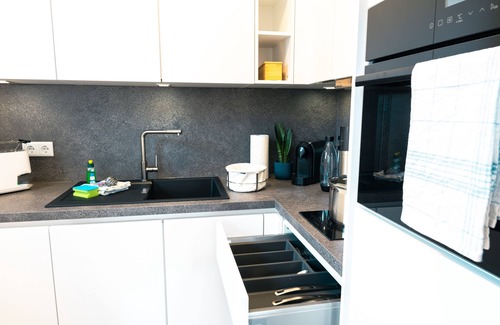 Region Hannover District Apartment | Pet-Friendly Apartment A with Ocean & Lake Views - 10/10 Rating
