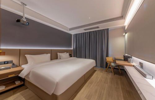Luohu Hotel | Luyue Hotel Movie Hotel Huaqiangbei Convention and Exhibition Center Branch