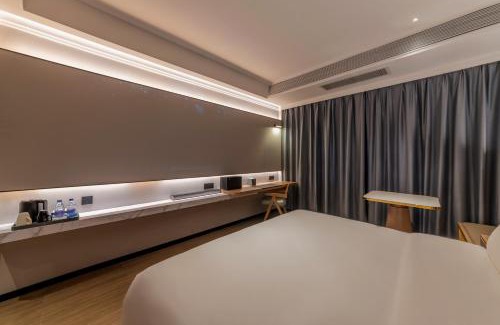 Luohu Hotel | Luyue Hotel Movie Hotel Huaqiangbei Convention and Exhibition Center Branch