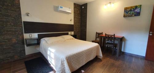 Capilla del Monte House | Bright Luz Cálida Apart: Family-Friendly with Breakfast