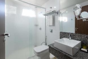 Foz do Iguacu Hotel | Inviting Luz Hotel by Castelo Itaipava with Ocean Views