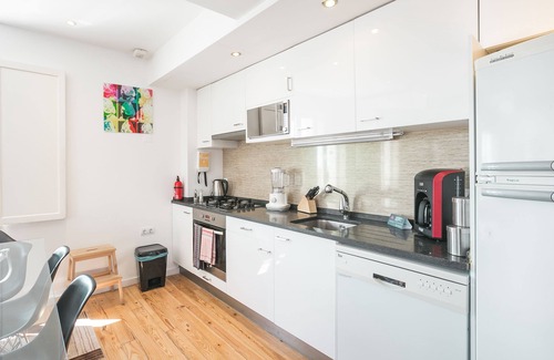 Sao Bento Apartment | Relax at LV Premier P. Real PI1 with Spa and Breakfast