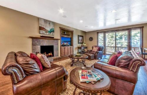 Lincoln Park Villa | Relaxing Villa Steps from the Beach with Hot Tub Access