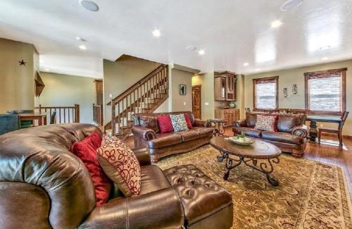 Lincoln Park Villa | Relaxing Villa Steps from the Beach with Hot Tub Access