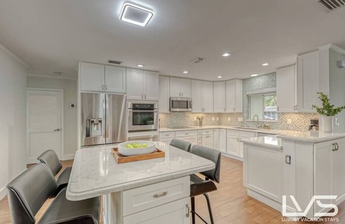 Survey Creek House | Experience AlMar LBTS: Beachfront Bliss & Family Fun