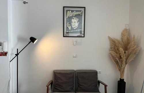 Alcantara Apartment | Pet-Friendly LX Lisboa Studio: Ideal for Family Getaways