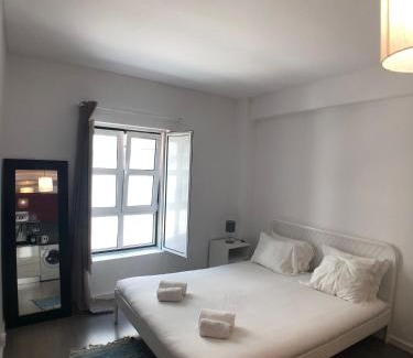 Alcantara Apartment | Pet-Friendly LX Lisboa Studio: Ideal for Family Getaways