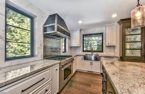 Christmas Valley House | Lake Tahoe River Cabin with Hot Tub & Pool - Rated 9.4/10