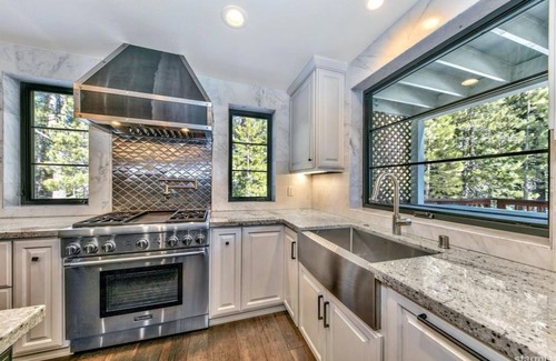 Christmas Valley House | Lake Tahoe River Cabin with Hot Tub & Pool - Rated 9.4/10