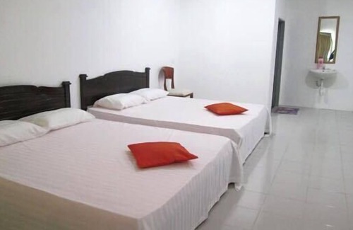 Air Hangat Hotel | Budget-Friendly Lyaa Resthouse: Child-Friendly with Breakfast