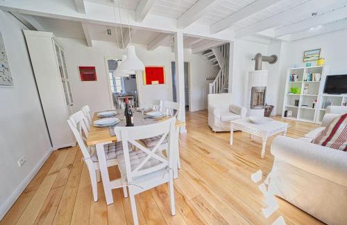 Norddorf House | Discover Family-Friendly Comfort at Lycka-Hues Hotel