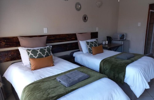 Thaba Chweu House | Family-Friendly Retreat at Lydenburg Guesthouse