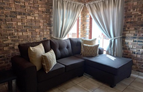 Thaba Chweu House | Family-Friendly Retreat at Lydenburg Guesthouse