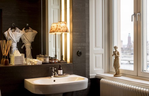 Norrmalm Hotel | Experience Elegance at Lydmar Hotel - Guest Rated 9.8