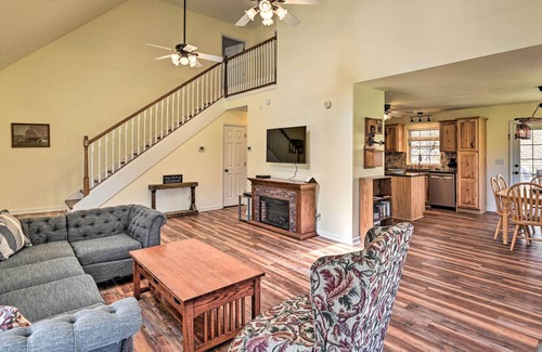 Hickman House | Idyllic Tennessee Retreat with Deck, Fireplace & Pet-Friendly!