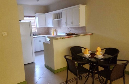 Fortescue Apartment | Relaxing Oceanfront Retreat at Lyncil Vacation Properties