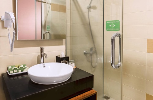 Cideng Hotel | Budget-Friendly Lynt Hotel Jakarta with Family Amenities