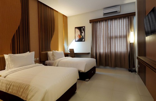 Cideng Hotel | Budget-Friendly Lynt Hotel Jakarta with Family Amenities