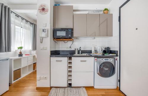 Grand Lyon Apartment | Convenient Lyon Confluence Retreat with Optional Parking