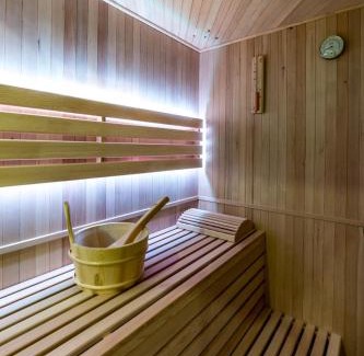 Les Cordeliers Apartment | Elegant Lyon Hypercentre Les Cordeliers with Spa & Family Perks