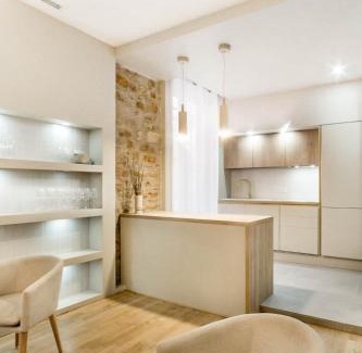 Les Cordeliers Apartment | Elegant Lyon Hypercentre Les Cordeliers with Spa & Family Perks