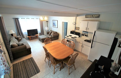 York Cottage | Lyons Cottages - Cottage #4, 3BR Walk to the Beaches of Stanhope National Park!