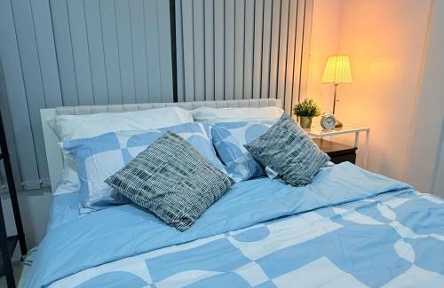 Santa Catalina Apartment | Lyric and Melody Collection