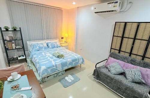 Santa Catalina Apartment | Lyric and Melody Collection