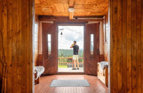 Horni Marsov Cabin | Discover Comfort at Lysečinská bouda – Pet Friendly Stay