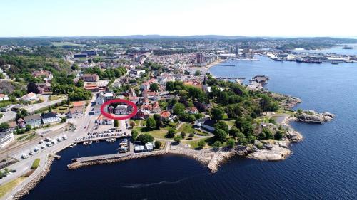 Larvik Bed & Breakfast | Oceanfront Comfort at Lysko Gjestegård - Guest Rated 9/10