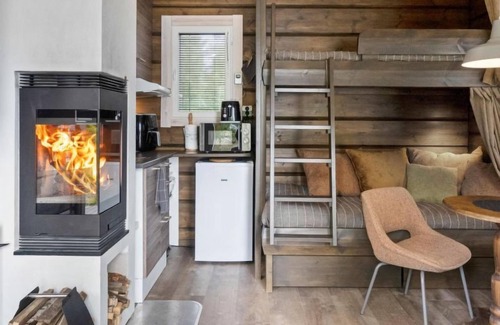 Rovaniemi House | Experience Lystikämän Elämys with Scenic Lake Views