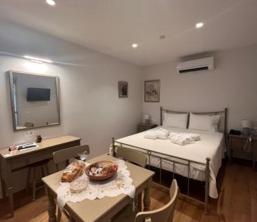 Chios Apartment | Lythri Studios
