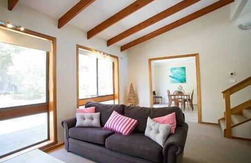Point Lonsdale Apartment | Discover LYTTON: Your Oceanfront Escape in Old Lonnie