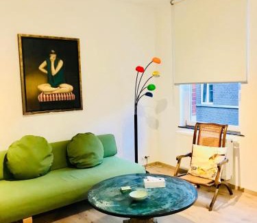 Guillemins Apartment | Inviting Lyves Two: Family-Friendly Stay with Breakfast