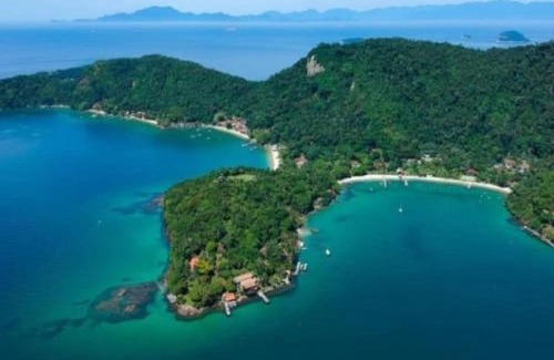 Angra dos Reis House | Oceanfront Oasis: Casa Ilha Gipoia in Angra dos Reis